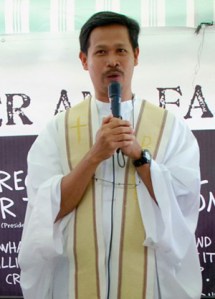 Padre Edu Gariguez.